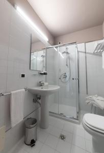 Bagno di HOTEL QUERINI Business Hotel Sandrigo