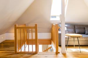 Et opholdsområde på Moderne Maisonette Ferienwohnung mit Gartenzugang, nur 7 Gehminuten zum Strand, Parkplatz & Fahrradunterstellplatz