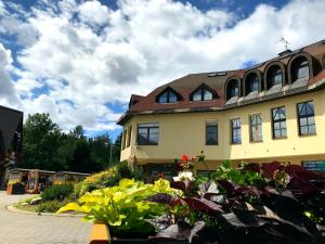 Vonkajšia záhrada v ubytovaní Studio Harrachov 611-2 by Interhome