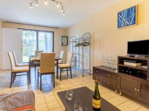 Zdjęcie z galerii obiektu Apartment Les Diablotines by Interhome w mieście Cabourg