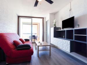 Televízia a/alebo spoločenská miestnosť v ubytovaní Apartment Front de Mer-22 by Interhome
