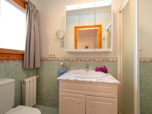 Łazienka w obiekcie Holiday Home Marie Louise by Interhome