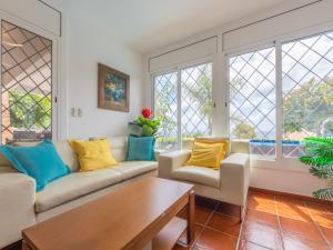 Posezení v ubytování Holiday Home Cantamar by Interhome