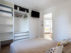 Zdjęcie z galerii obiektu Apartment La Calypso by Interhome w mieście Cavalaire-sur-Mer