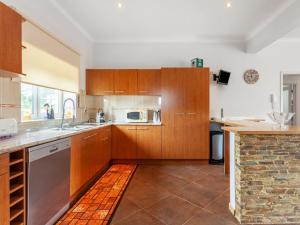 Η κουζίνα ή μικρή κουζίνα στο Holiday Home Atlântico by Interhome