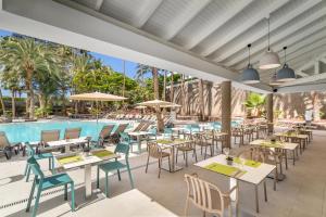Bazén v ubytovaní Barceló Margaritas alebo v jeho blízkosti