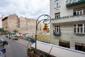 The building in which Az apartmant is located