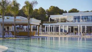 Bazén v ubytování Alannia Salou nebo v jeho okolí