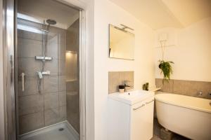 Kúpeľňa v ubytovaní Beautiful converted one bedroom apartment