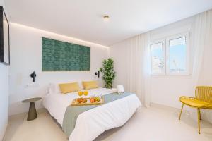 Posteľ alebo postele v izbe v ubytovaní NEAR BEACH Stunning Views & Comfort + 13 fotografií