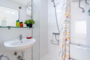 Bathroom sa Flatguest - Lovely Terrace