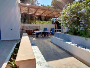 A balcony or terrace at Villa Debora Favignana (TP) Még 8 kép