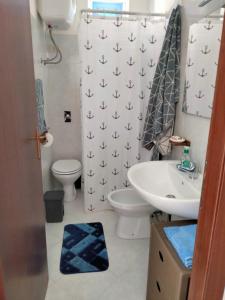 A bathroom at Villa Debora Favignana (TP)