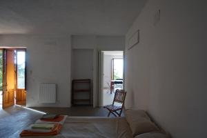 Kép Burdi House, apartment surrounded by greenery and tranquility near the sea szállásáról Mandra Capreriában a galériában
