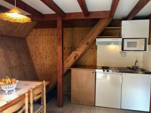 Fotografia z galérie ubytovania Chalets dans la parc d'un manoir du XIXème siècle v destinácii Anglès
