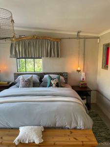 Postelja oz. postelje v sobi nastanitve The Karoo Moon House & Cottage