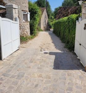 Fotografia z galérie ubytovania Gîte de la tour de Loire - 65 m2 au pied d'une tour de gué du 17ème siècle v destinácii Mer