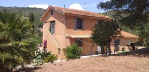 The building in which the country house is located