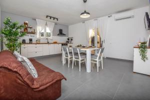Kuchyňa alebo kuchynka v ubytovaní Apartment Bo&Dy