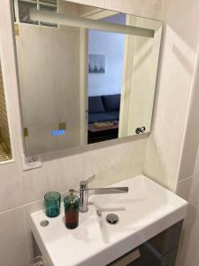 Kúpeľňa v ubytovaní Le Roofound - Porte de Paris - Métro à 5min - Entrée personnelle
