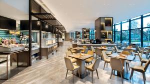 Restaurace v ubytování Crowne Plaza Quanzhou Riverview by IHG