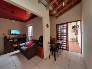 Afbeelding uit fotogalerij van MAZZAROTTO casa completa 2 quartos in Campo Grande