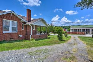 Gallery image of Winston-Salem Retreat with Yard about 6 Mi to Dtwn! in Winston-Salem