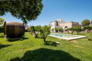Bazén v ubytování Nohasi Palace Lifestyle Hotel & SPA nebo v jeho okolí