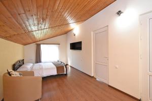 Ένα ή περισσότερα κρεβάτια σε δωμάτιο στο Forest Hills