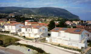 A general mountain view or a mountain view taken from a vendégházakat
