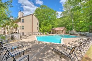 Gallery image of Riverfront Retreat with Deck 1 Mi to Loon Mtn! in Lincoln