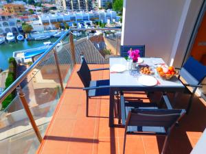 Balkón alebo terasa v ubytovaní GMID IMMO A222 Gregal Piso 2 habitaciones, parking y piscina