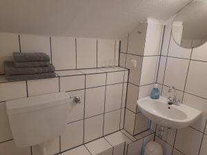 Een badkamer bij Gästehaus Keßling