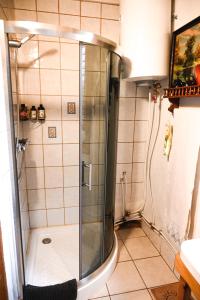 ห้องน้ำของ Idilliska Latgaliešu lauku māja ar melno pirti