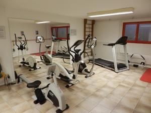 Fitness centrum a/nebo fitness zařízení v ubytování Schöne Ferienwohnung 36 ViraLago mit Privatstrand