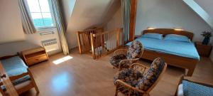 Posteľ alebo postele v izbe v ubytovaní Horní Mísečky Apartmán E25 u sjezdovky, max 6 osob