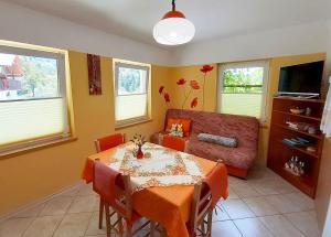 Dining area sa apartment