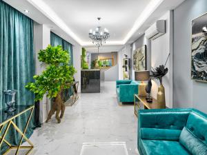 Ein Sitzbereich in der Unterkunft Acropolis City Life BH