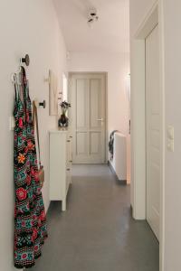 Кровать или кровати в номере Vassiliki Residence Skyros Island