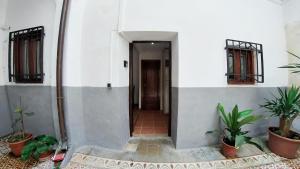 The facade or entrance of Apartamento Santa Leocadia