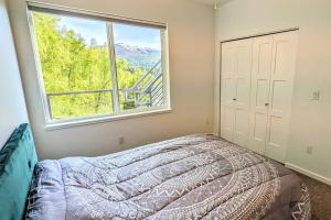 Fotografie z fotogalerie ubytování Modern 4BR Loft- Denali View, Roofdeck, Pool Table v destinaci Eagle River