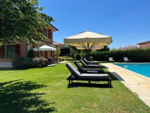 Bazén v ubytování Villa in Tuscany with Private Pool & Views nebo v jeho okolí