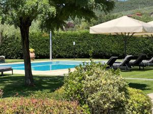 Bazén v ubytování Villa in Tuscany with Private Pool & Views nebo v jeho okolí