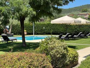 Bazén v ubytování Villa in Tuscany with Private Pool & Views nebo v jeho okolí