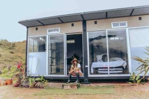 Galería fotográfica de TINY HOUSE , frente al lago en Calima