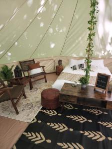 Posezení v ubytování Grotto Getaway