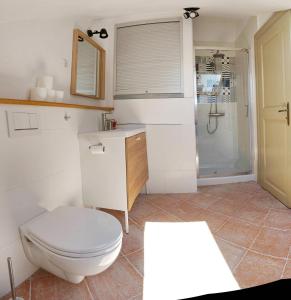 Kúpeľňa v ubytovaní Tichý a slnečný loft Mikovini v rušnom centre Štiavnice