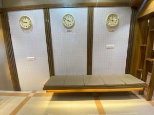 Postel nebo postele na pokoji v ubytování Hotel BKC CROWN - Near Trade Centre, Visa Consulate