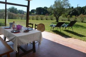 Ein Garten an der Unterkunft ROIG