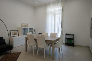 Kuchyňa alebo kuchynka v ubytovaní Gramsci Luxury apartment By Dimorra